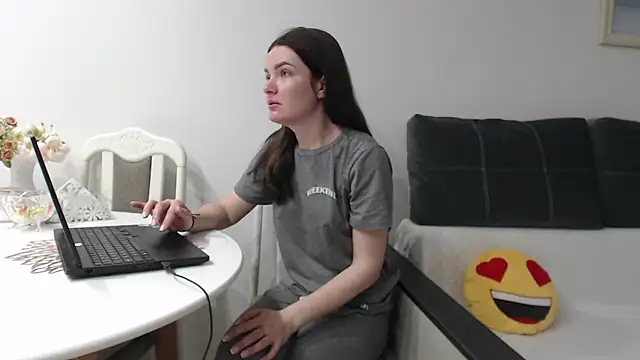  JustmeHere  online show from March 14, 2026, 4:40 am