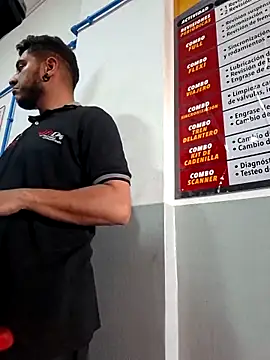 Juanhots online show from June 10, 2026, 2:51 pm