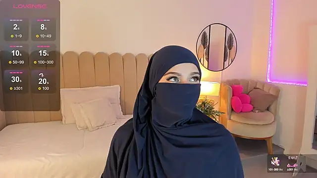 anna-henao online show from March 10, 2025, 3:09 pm