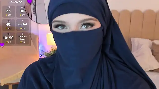 anna-henao online show from September 11, 2025, 7:25 pm