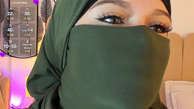 anna-henao online show from September 10, 2025, 7:02 pm