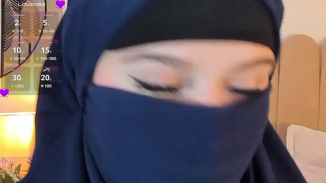 anna-henao online show from September 18, 2025, 7:17 pm