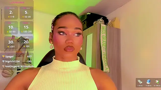 naomy  xx online show from May 12, 2026, 8:59 pm
