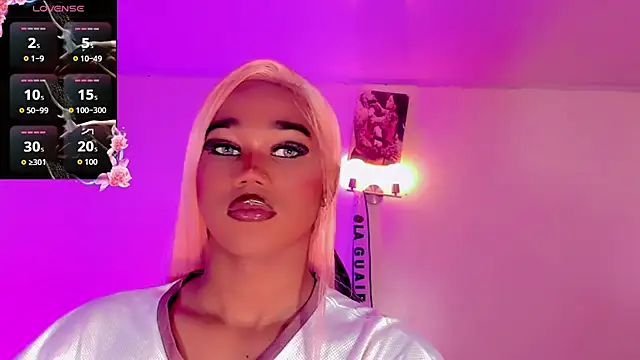 naomy  xx online show from December 18, 2025, 7:18 pm