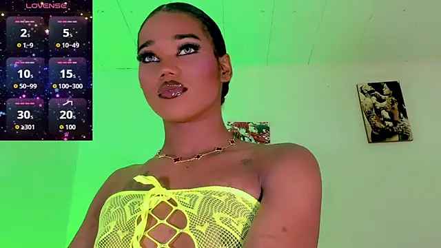 naomy  xx online show from October 22, 2025, 3:06 am