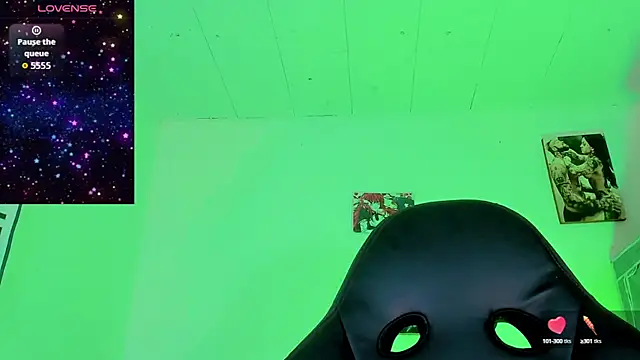 naomy  xx online show from September 10, 2025, 11:09 am