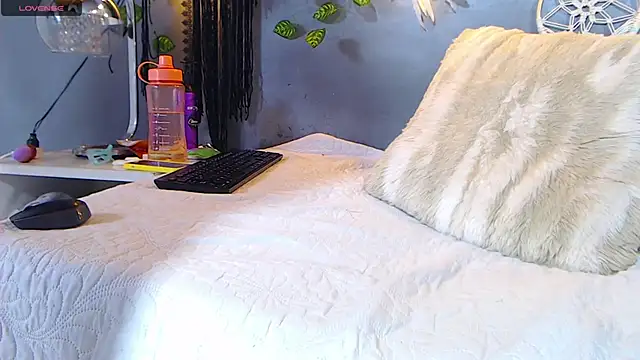 ItsVenuss online show from February 25, 2025, 10:20 pm