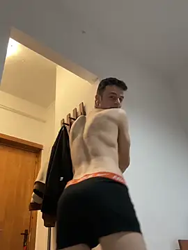 Kosty61  online show from February 4, 2026, 10:16 pm