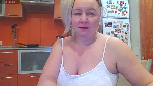 mira robinsonnn online show from February 16, 2026, 12:42 am