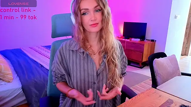 PrincessVS online show from October 19, 2025, 5:32 am