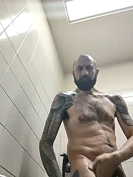 Snapshot of AceSpinning_DJ chatting on February 19, 2025, 7:05 pm AceSpinning DJ online show from February 19, 2025, 7:05 pm