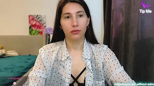 marrycolins online show from June 10, 2026, 2:02 am