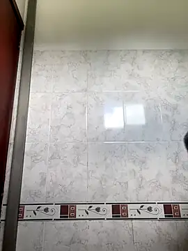 LinnaGardenia online show from October 21, 2025, 6:07 pm