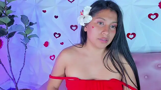 LinnaGardenia online show from February 14, 2025, 5:25 pm