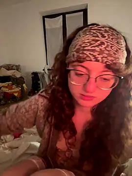  foxygirl  online show from December 5, 2024, 9:44 pm