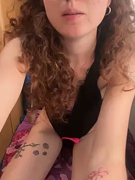  foxygirl  online show from April 20, 2026, 4:41 pm