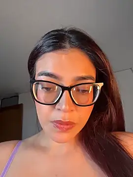 kathii95 online show from May 4, 2026, 1:42 am