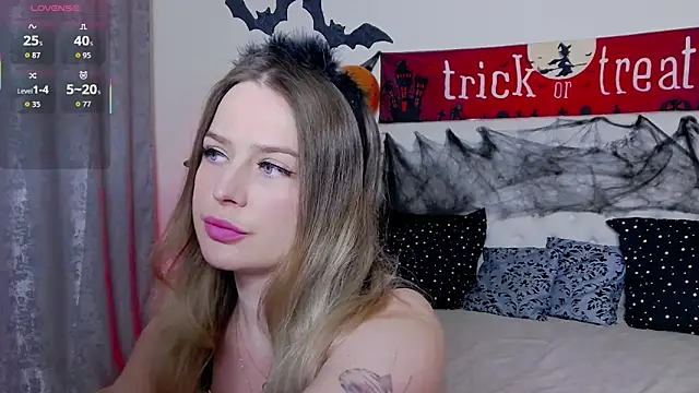 TamarraFox online show from October 24, 2025, 10:09 pm