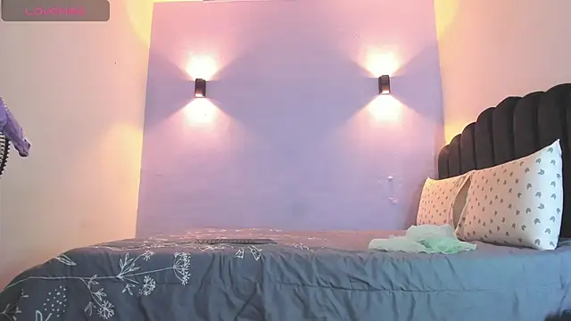 Sofia Clauss  online show from March 19, 2025, 4:14 am