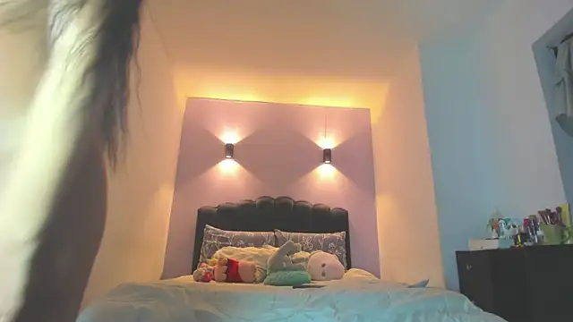 Sofia Clauss  online show from April 28, 2026, 5:12 am