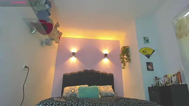 Sofia Clauss  online show from June 30, 2026, 5:13 pm