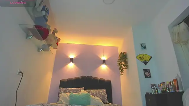 Sofia Clauss  online show from June 25, 2026, 5:05 am