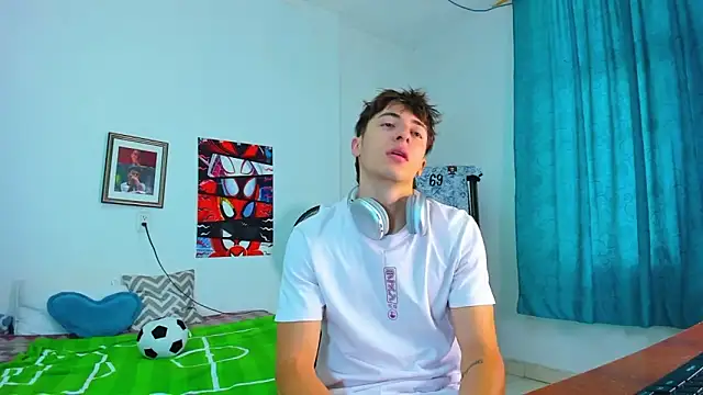 Snapshot of AlessandroDybala chatting on May 26, 2026, 12:14 pm AlessandroDybala online show from May 26, 2026, 12:14 pm