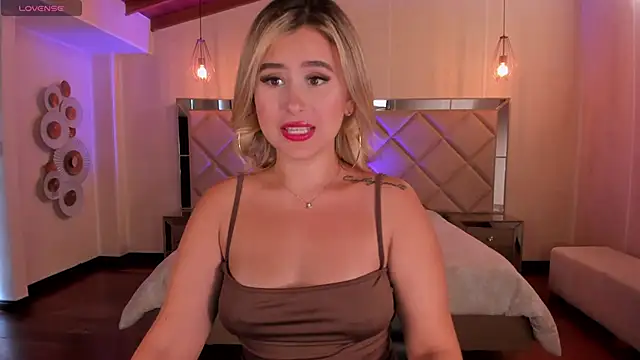 AnnaBrooks1 online show from February 2, 2026, 7:46 pm