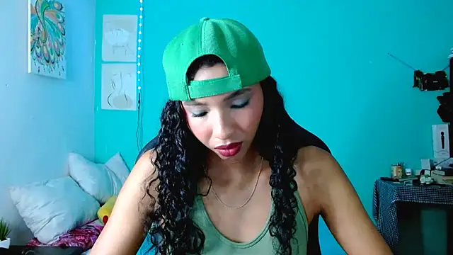 sensitive brunette online show from April 18, 2026, 10:54 pm