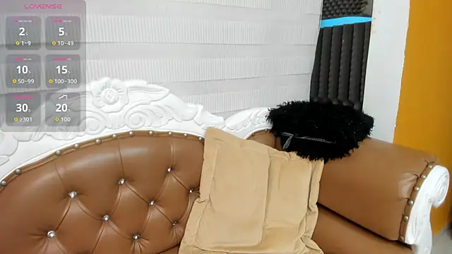 FOXYRIVER  online show from February 12, 2026, 12:16 pm