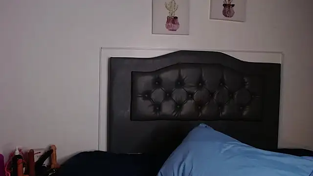 candy lux  online show from February 27, 2025, 9:14 pm