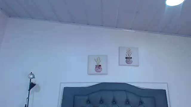 candy lux  online show from October 15, 2025, 7:55 pm