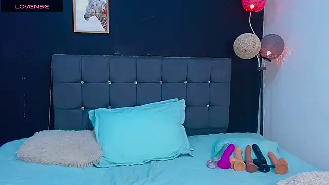 candy lux  online show from November 20, 2025, 7:03 pm