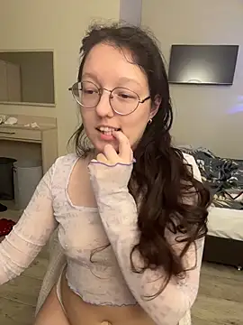 emigooflordXD online show from November 14, 2025, 9:02 am