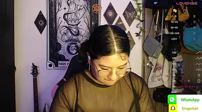 mollyshake1 online show from December 3, 2024, 7:17 pm