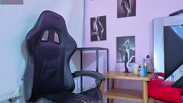 karla cutesweet online show from November 16, 2025, 10:53 am