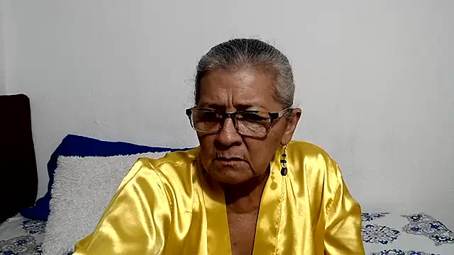 candy mature  online show from June 3, 2026, 11:42 pm