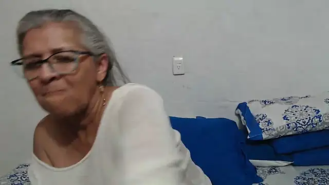 candy mature  online show from November 16, 2025, 10:24 pm