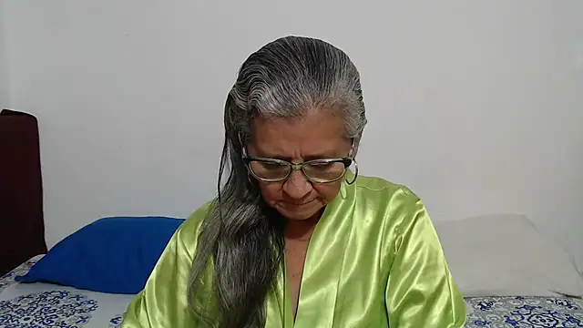 candy mature  online show from April 23, 2026, 9:38 pm