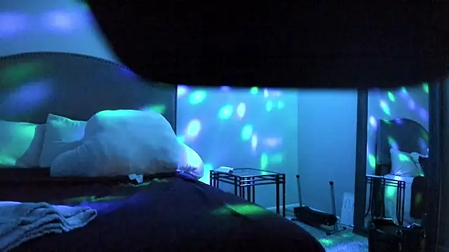 yiauana online show from September 26, 2025, 11:17 am