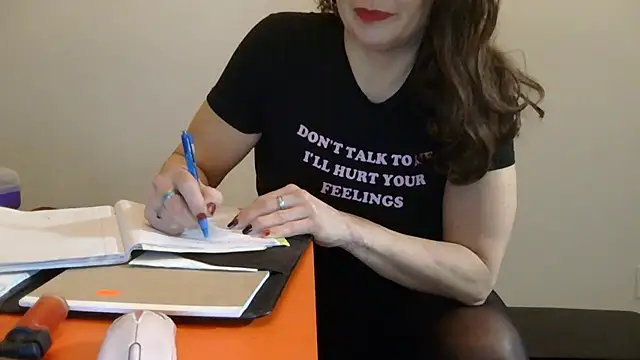 HeyyImHarlowe online show from February 26, 2025, 1:46 am