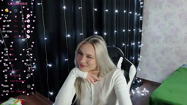 Snapshot of VikaPowers chatting on February 12, 2025, 10:48 pm VikaPowers online show from February 12, 2025, 10:48 pm