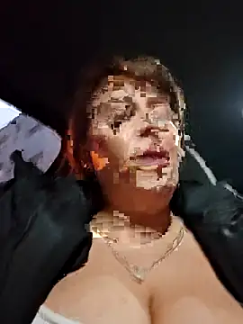 AvaLloyd online show from December 15, 2025, 2:56 pm