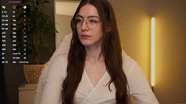 Ester Hill online show from September 30, 2025, 1:11 am