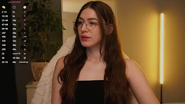 Ester Hill online show from October 8, 2025, 2:02 am