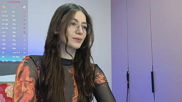 Ester Hill online show from October 20, 2025, 10:32 pm