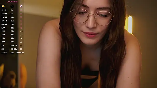 Ester Hill online show from September 10, 2025, 9:47 pm