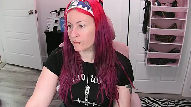 Snapshot of gennyrock chatting on June 13, 2026, 12:47 pm gennyrock online show from June 13, 2026, 12:47 pm