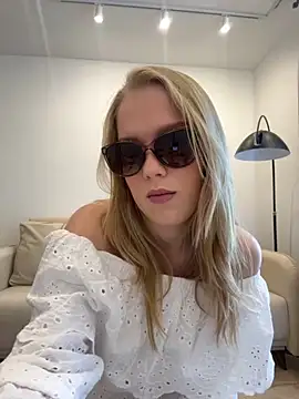 Little Forest ELF online show from October 12, 2025, 11:22 am