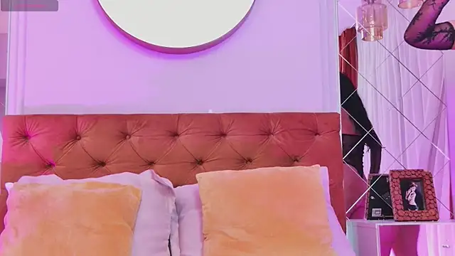 EmilyColle  online show from November 9, 2025, 8:57 pm